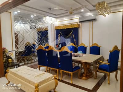 ازمیر ٹاؤن لاہور میں 6 کمروں کا 1 کنال مکان 8.0 کروڑ میں برائے فروخت۔
