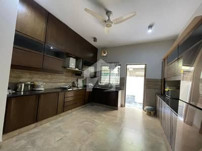 BEAUTIFUL HOUSE FOR RENT AVAILABLE BEAUTIFUL HOUSE FOR RENT AVAILABLE