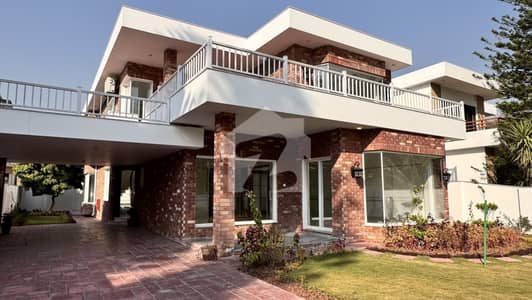Newly Renovated Beautiful Triple Story 4 Bedrooms House Available For Rent. . Newly Renovated Beautiful Triple Story 4 Bedrooms House Available For Rent. .
