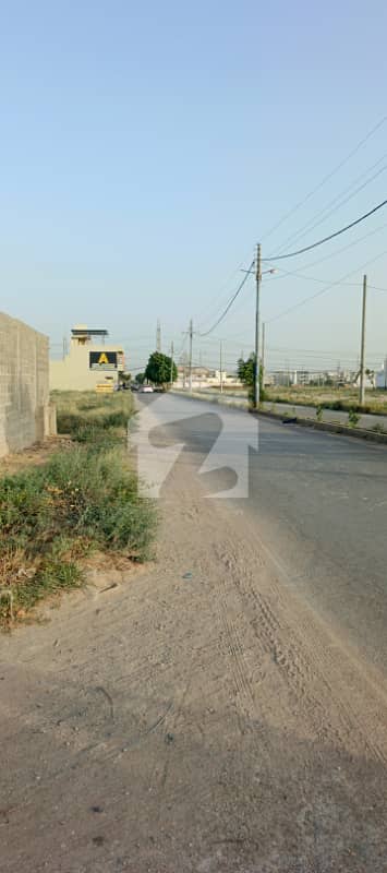 Saadi Garden block 3 135 Sq Yd High Tenssion Facing Plot Available