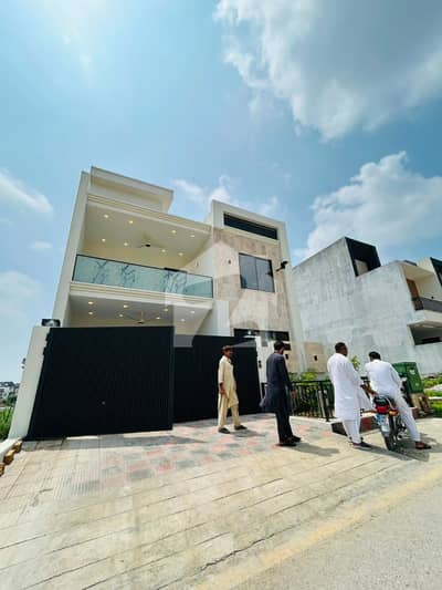 * Brand New Hybrid Unit House 2nd Corner MDR 8 Marla (30x60) House * Brand New Hybrid Unit House 2nd Corner MDR 8 Marla (30x60) House