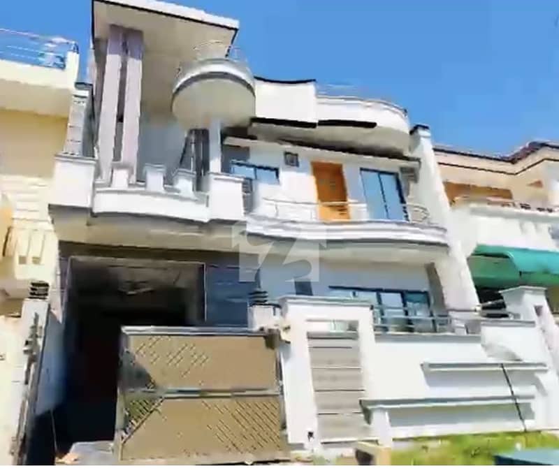 ایف ۔ 17 اسلام آباد میں 5 کمروں کا 8 مرلہ مکان 2.78 کروڑ میں برائے فروخت۔ ایف ۔ 17 اسلام آباد میں 5 کمروں کا 8 مرلہ مکان 2.78 کروڑ میں برائے فروخت۔