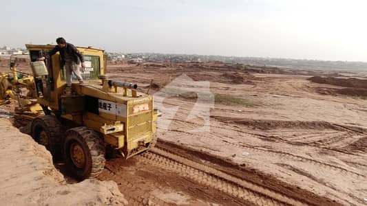 A Corner Residential Plot Of 1 Kanal In Rs. 37500000
