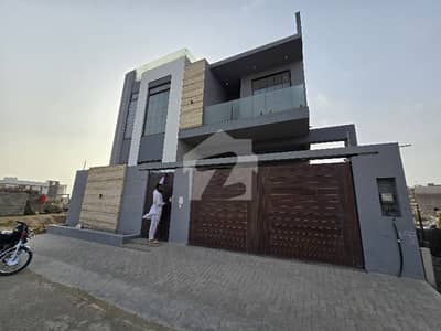 PHASE 8 300 YARDS MODERN BUNGALOW AVAILABLE FOR SALE