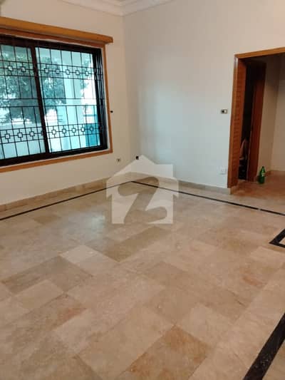 Gulistan Colony Well Location Near To Market And Park Upper Portion