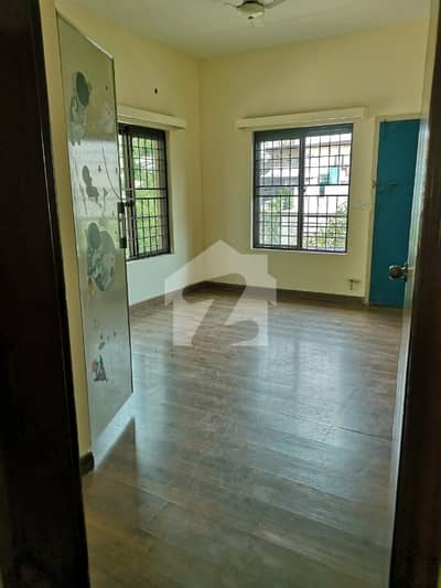 10 Marla house for rent in wapda town pahse 1