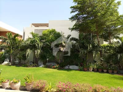 500 Square Yard Designer Made Good Location House 7 Bedroom 500 Square Yard Designer Made Good Location House 7 Bedroom