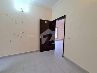 3Bed DDL 200sq Yd Villa FOR SALE. All Amenities Nearby Including Parks, Mosques And Gallery 3Bed DDL 200sq Yd Villa FOR SALE. All Amenities Nearby Including Parks, Mosques And Gallery