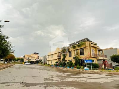 8 Marla Ideal Location Solid Land Plot With Stunning Hills View & Extraland
