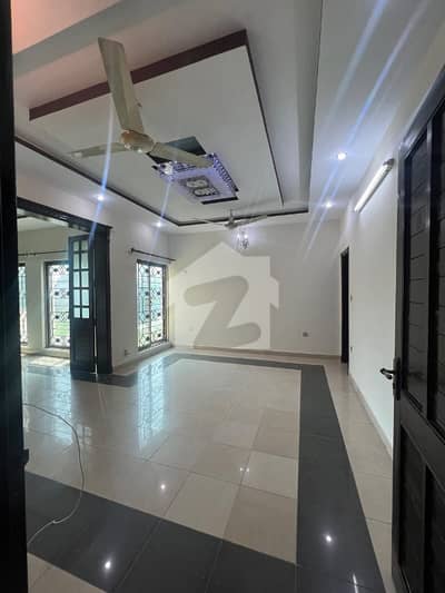 Corner House Separate Gate 40x80 Upper Portion For Rent In G14