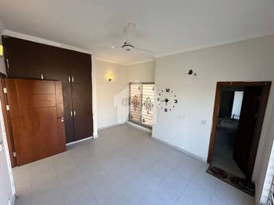 Iqbal Villas 152sq yd Close to Entrance of BTK 3Bed One Unit Villas FOR SALE