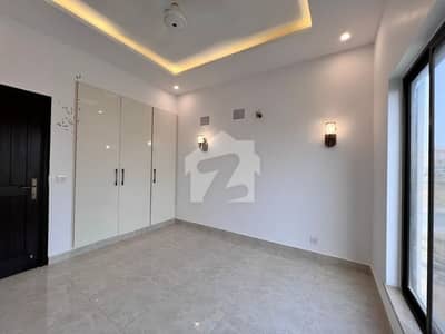 3Bed DDL 125sq Yd Villa FOR SALE At ALI BLOCK All Amenities Nearby Including MOSQUE, General Store & Parks