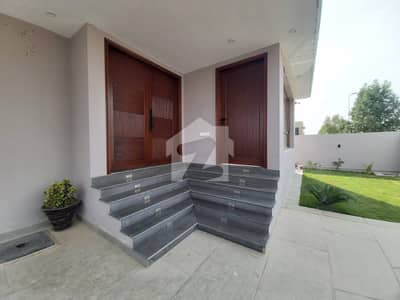 500sq yd Luxury Villa FOR SALE. 2km from Entrance of BTK. 6 Bed DDL 2 Kitchens 500sq yd Luxury Villa FOR SALE. 2km from Entrance of BTK. 6 Bed DDL 2 Kitchens