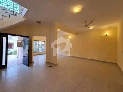 235sq yd Villas at Precinct-31 Close to Gallery and Mosque are Available FOR SALE