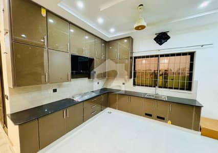 1 kanal upper portion for rent in Lake City Sector M3