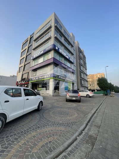 6 marla 5th floor for rent facing main boulevard only for brands