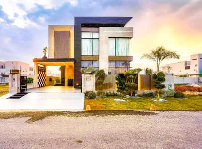 1 Kanal Top Quality Build Luxurious Beautiful Modern Design Villa For Sale In DHA Lahore Phase 6 Prime Location
