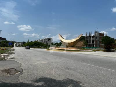 1 Kanal plot Sector D DHA Phase 5,ISL