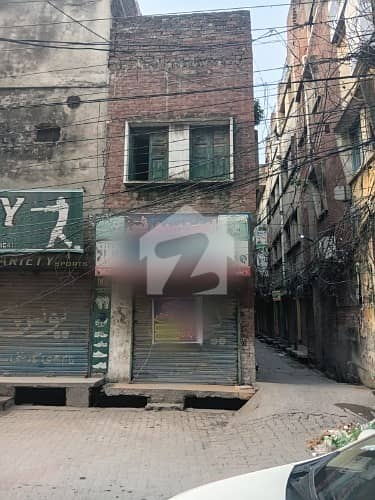 PRIME COMMERCIAL RETAIL SPACE AVAILABLE IN THE HEART OF SIALKOTS SPORTS HUB