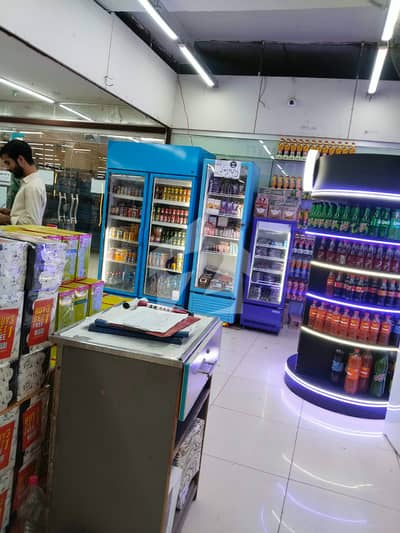 ٹاپ سٹی 1 - کنور معیز بلاک ٹاپ سٹی 1,اسلام آباد میں 4 مرلہ Studio دکان 4.5 کروڑ میں برائے فروخت۔