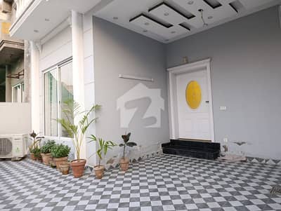 10 Marla Beautiful House For Sale 10 Marla Beautiful House For Sale