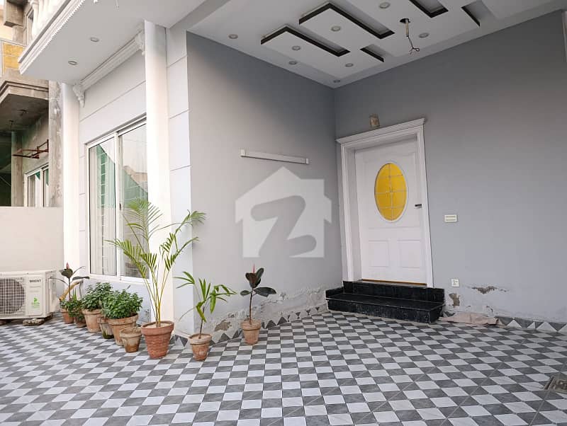 10 Marla Beautiful House For Sale 10 Marla Beautiful House For Sale