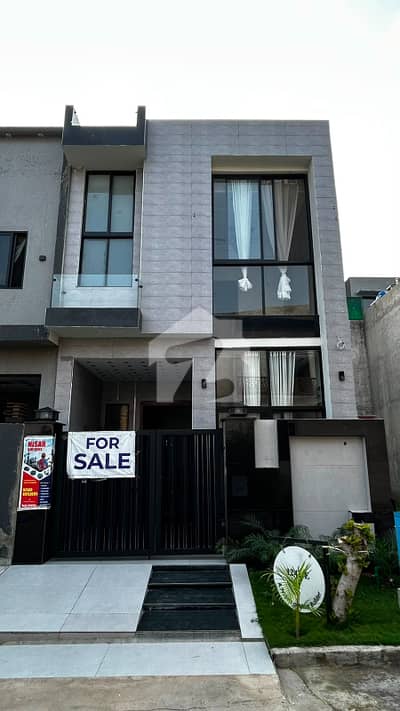 BRAND NEW HOUSE AVAILABLE FOR SALE BRAND NEW HOUSE AVAILABLE FOR SALE