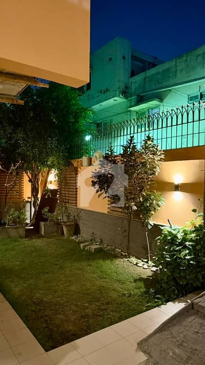 TOWN HOUSE FOR SALE PECHS BLOCK 6 TOWN HOUSE FOR SALE PECHS BLOCK 6