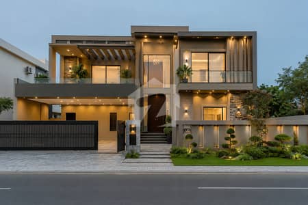 03 KANAL HOUSE ONLY 3 YEARS USED 03 KANAL HOUSE ONLY 3 YEARS USED