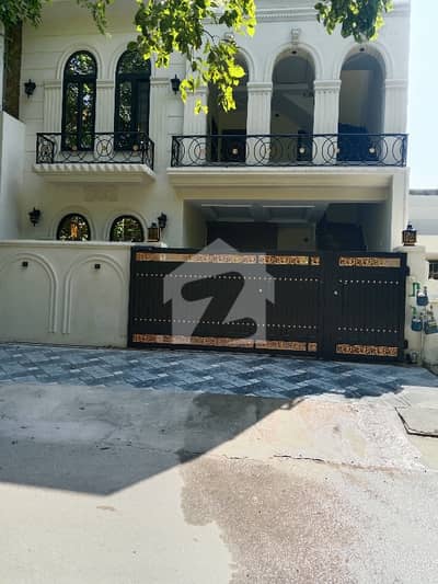Brand New Park Face 5 Bed House 50ft Road Sector G-11 Islamabad For Sale
