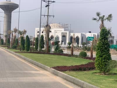 6.6 Marla Park Face Good Location Plot For Sale 6.6 Marla Park Face Good Location Plot For Sale