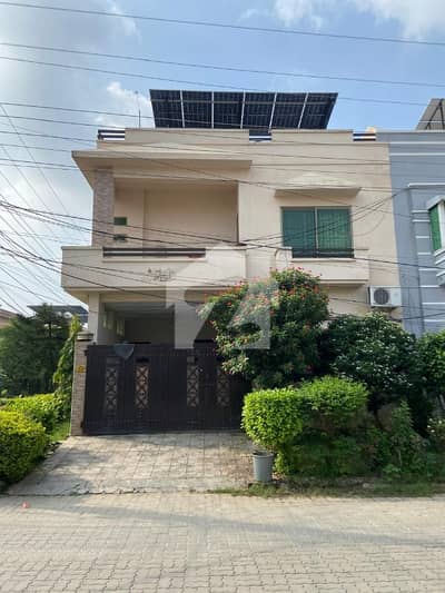 ڈیفینس ہومز سوسائٹی سیالکوٹ میں 4 کمروں کا 6 مرلہ مکان 3.6 کروڑ میں برائے فروخت۔