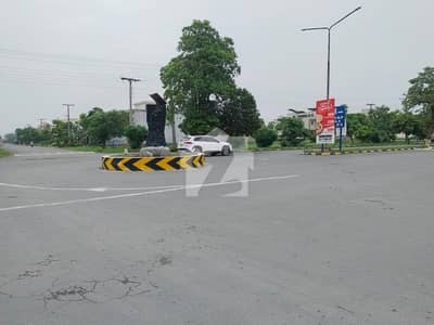 ازمیر ٹاؤن لاہور میں 1 کنال رہائشی پلاٹ 4.25 کروڑ میں برائے فروخت۔