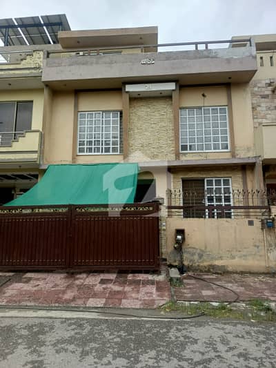 20*40 House For sale in G13 Islamabad