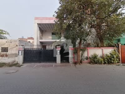 الطاف ٹاؤن ملتان میں 4 کمروں کا 10 مرلہ مکان 13.0 کروڑ میں برائے فروخت۔