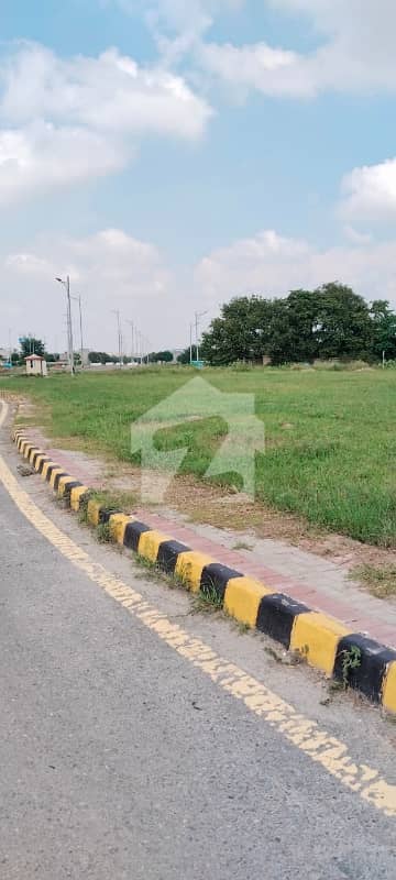 Prime Corner & Park-Facing Plot for Sale DHA Phase 9 Prism, Block H Looking for a high-value investment or the perfect location for your dream home? This premium plot in Block H, DHA Phase 9 Prism offers everything you need!