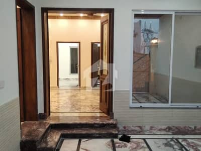 واپڈا سٹی فیصل آباد میں 5 مرلہ مکان 2.4 کروڑ میں برائے فروخت۔
