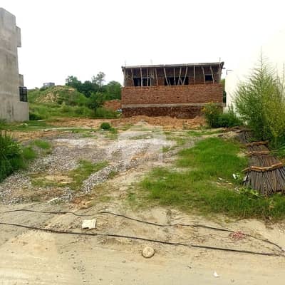 جناح گارڈنز ایف ای سی ایچ ایس,اسلام آباد میں 7 مرلہ رہائشی پلاٹ 1.25 کروڑ میں برائے فروخت۔