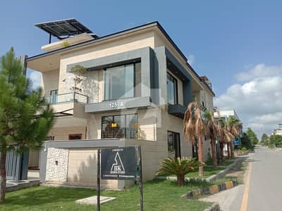 Luxury House For Sale In B-17 C Block