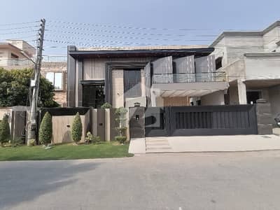 واپڈا ٹاؤن فیز 2 - بلاک کیو واپڈا ٹاؤن فیز 2,واپڈا ٹاؤن,ملتان میں 6 کمروں کا 1 کنال مکان 7.5 کروڑ میں برائے فروخت۔ واپڈا ٹاؤن فیز 2 - بلاک کیو واپڈا ٹاؤن فیز 2,واپڈا ٹاؤن,ملتان میں 6 کمروں کا 1 کنال مکان 7.5 کروڑ میں برائے فروخت۔