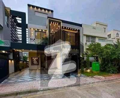 بحریہ ٹاؤن سیکٹر سی بحریہ ٹاؤن,لاہور میں 5 کمروں کا 10 مرلہ مکان 4.45 کروڑ میں برائے فروخت۔ بحریہ ٹاؤن سیکٹر سی بحریہ ٹاؤن,لاہور میں 5 کمروں کا 10 مرلہ مکان 4.45 کروڑ میں برائے فروخت۔