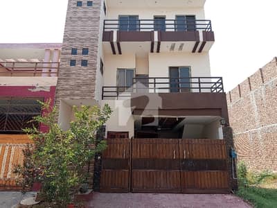 فور سِیزن ہاؤسنگ فیصل آباد میں 5 مرلہ Studio مکان 2.25 کروڑ میں برائے فروخت۔