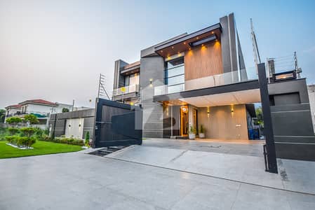 FULL FURNISHED ONE KANAL ULTRA MODERN HOUSE FOR SALE NEAREST PARK IN DHA PHASE 8