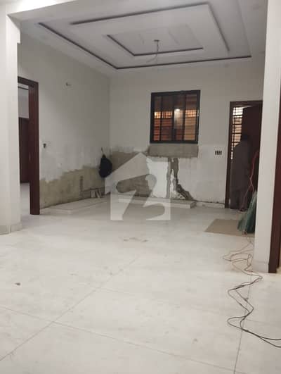 Prime Location 200 Square Yards Spacious House Available In PECHS Block 2 For sale