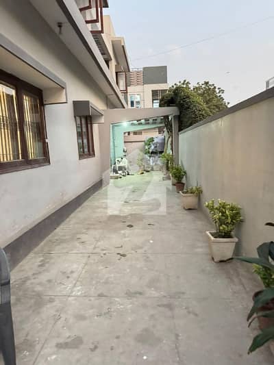 Prime Location House For sale In PECHS Block 2