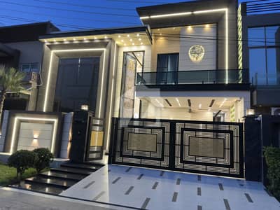 11 Marla Luxurious Brand New House