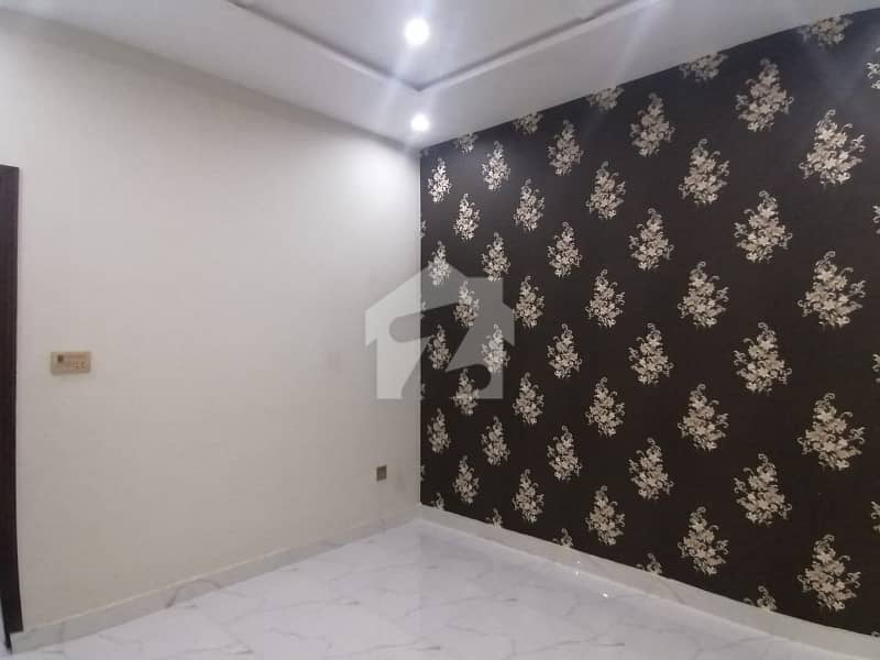 Highly-Desirable 10 Marla House Available In Gulshan-e-Ravi Highly-Desirable 10 Marla House Available In Gulshan-e-Ravi