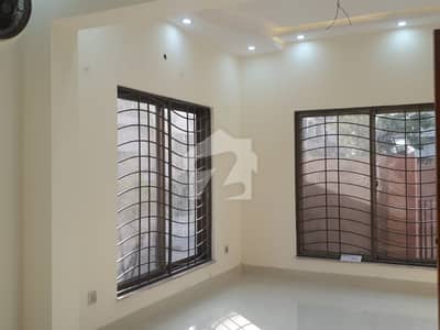 10 Marla House In Lahore Is Available For sale 10 Marla House In Lahore Is Available For sale