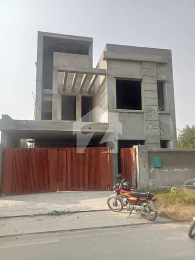 بحریہ آرچرڈ لاہور میں 5 کمروں کا 8 مرلہ مکان 1.8 کروڑ میں برائے فروخت۔