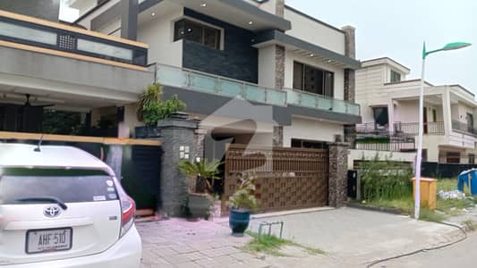 بحریہ ٹاؤن فیز 8 بحریہ ٹاؤن راولپنڈی,راولپنڈی میں 5 کمروں کا 10 مرلہ مکان 1.5 لاکھ میں کرایہ پر دستیاب ہے۔ بحریہ ٹاؤن فیز 8 بحریہ ٹاؤن راولپنڈی,راولپنڈی میں 5 کمروں کا 10 مرلہ مکان 1.5 لاکھ میں کرایہ پر دستیاب ہے۔